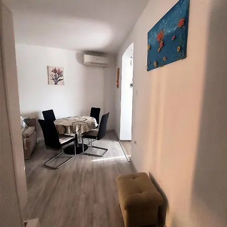 公寓 Apartma_samy 伊佐拉